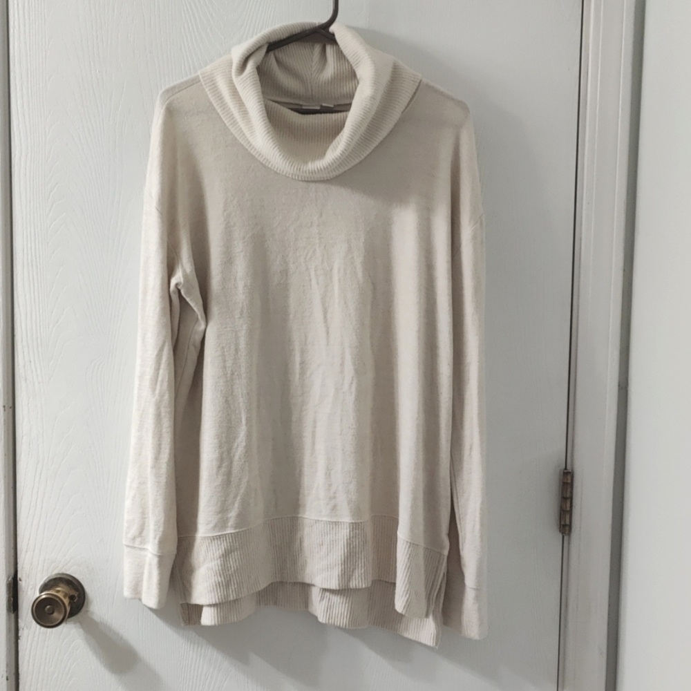 Lightweight sweater